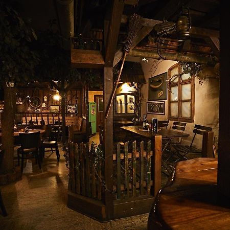 Pension Rüssel-Pub Sangerhausen Exterior foto